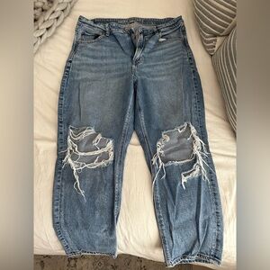 AE Strigid Mom Jean